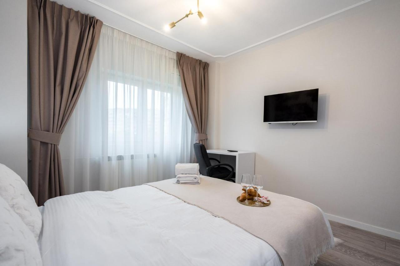 Felicity Apartment By The Park Бухарест Экстерьер фото